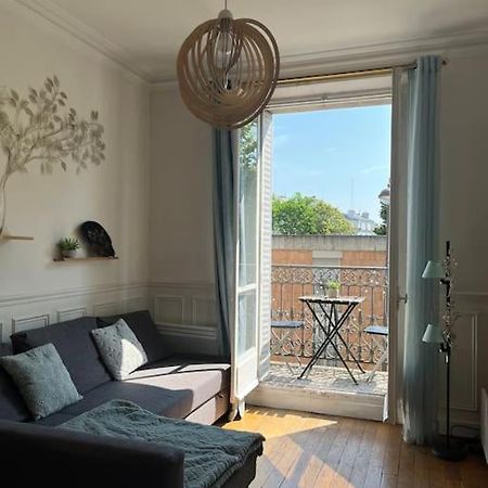 Beautiful Apartment With Balcony Париж Экстерьер фото